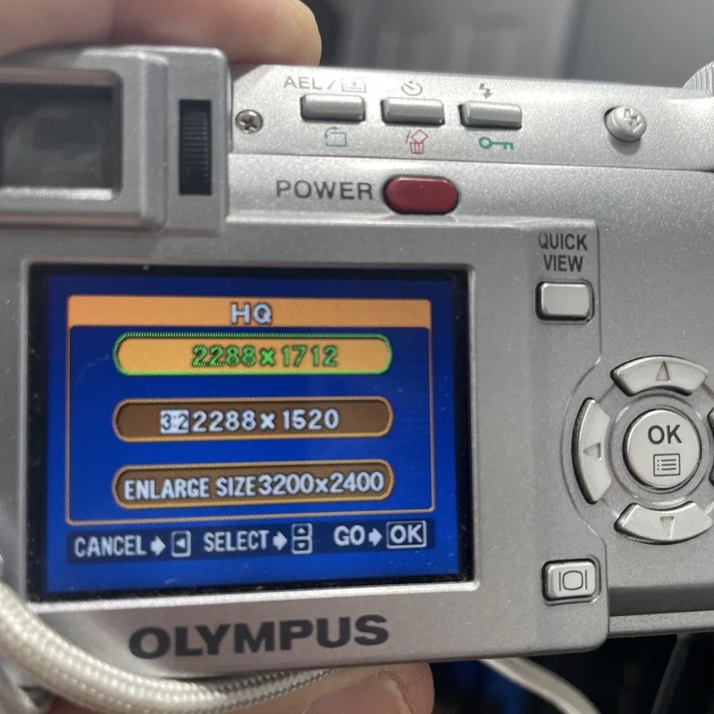 Olympus CAMEDIA C-765 Ultra Zoom 4.0MP Digital Camera W/Battery & CD Card+Case